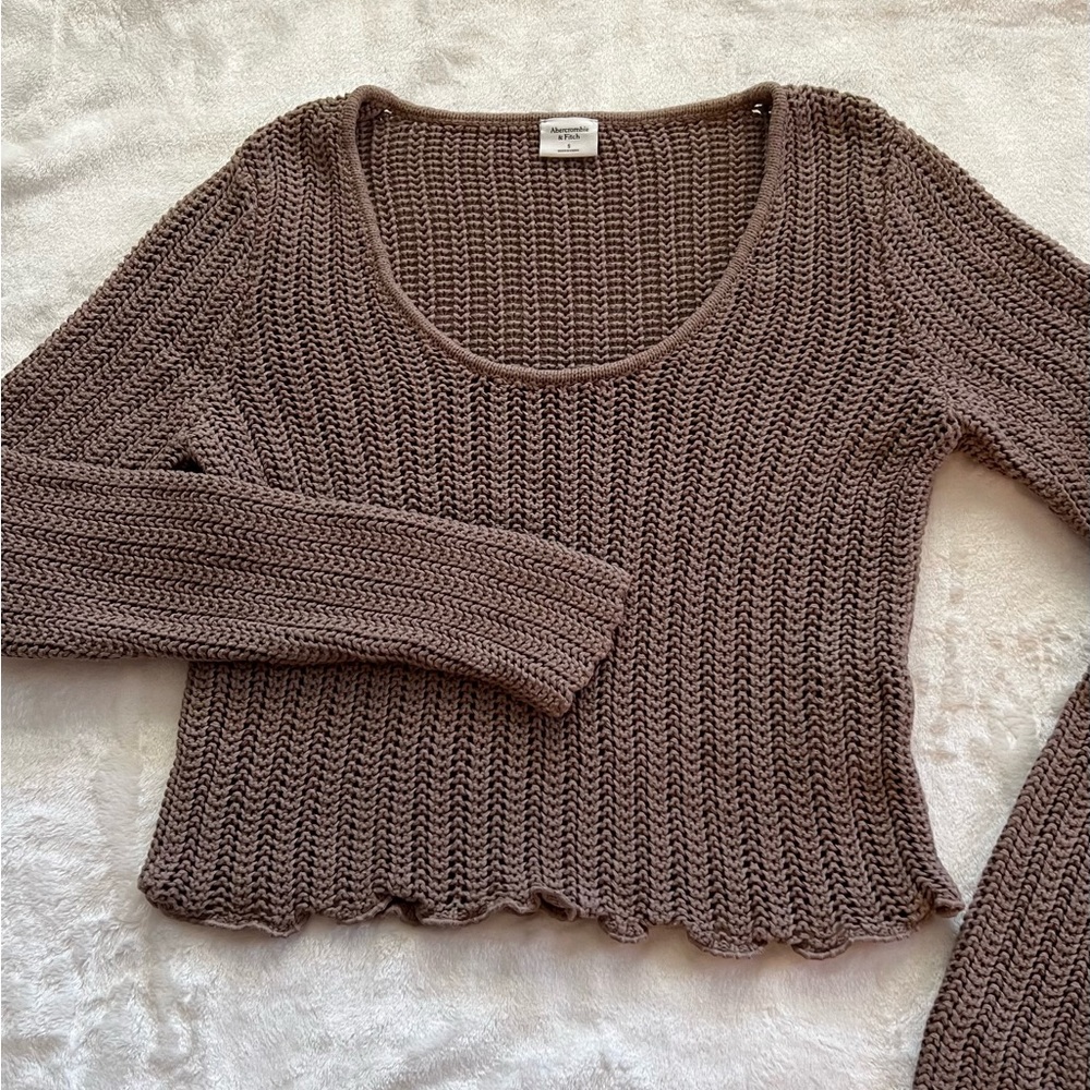 Cozy Taupe Knit Abercrombie & Fitch Sweater. Like new.